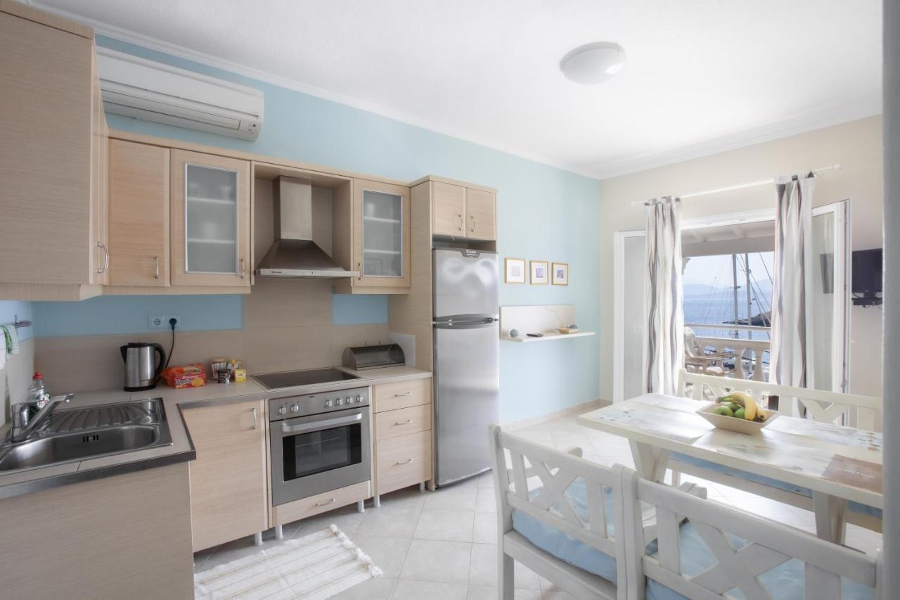 Kassiopi Seafront Elegant Apartments Exterior photo