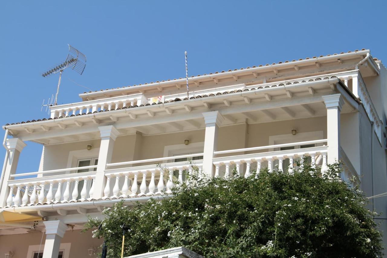 Kassiopi Seafront Elegant Apartments Exterior photo